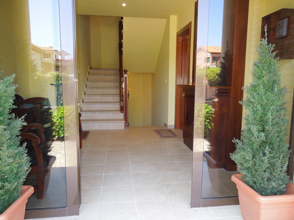 Apartamentos La Marina 리바데세야 외부 사진
