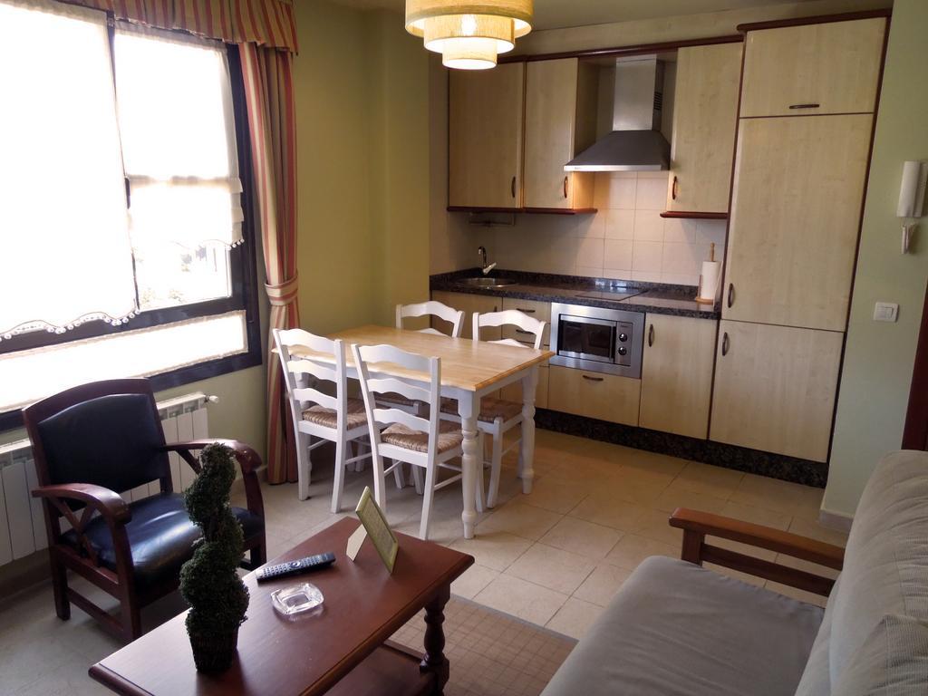 Apartamentos La Marina 리바데세야 외부 사진